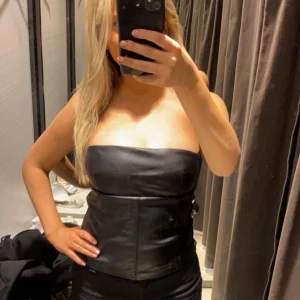 Svart skinn tubtopp - Köpt från Zara knappt använt 