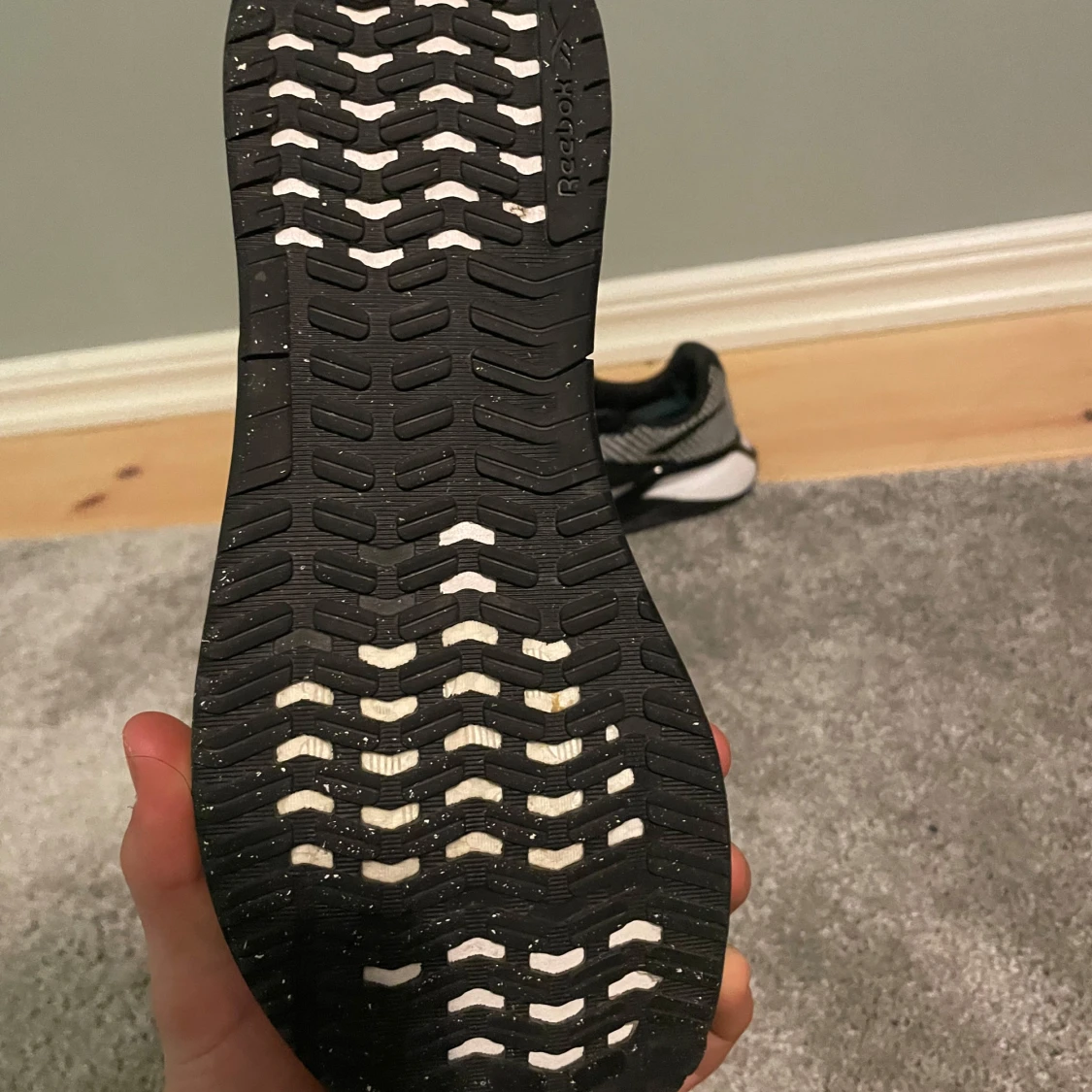 Svarta och grå sneakers från Reebok - 1