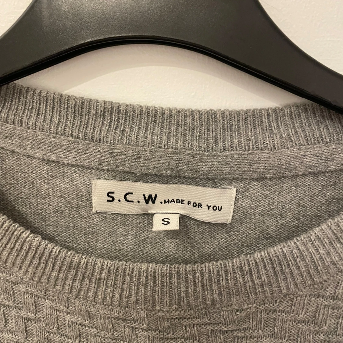 Grå tröja från S.C.W - 2