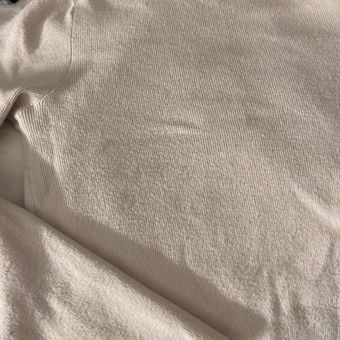 Beige långärmad tröja från Bik Bok - 2