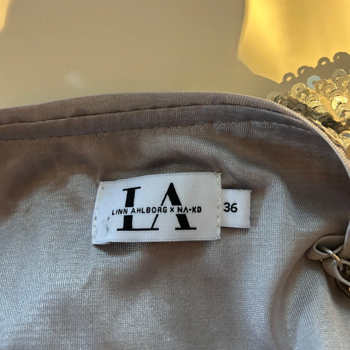 Glittrig paljettopp från Linn Ahlborg x NA-KD - 1