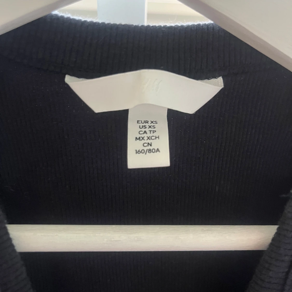 Svart ärmlös linnetopp - 1