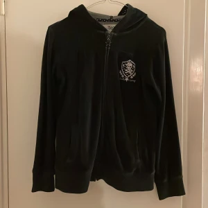 Y2K velour tröja  - Skriv för fler bilder eller om ni har frågor! 💕tar jättegärna prisförslag också