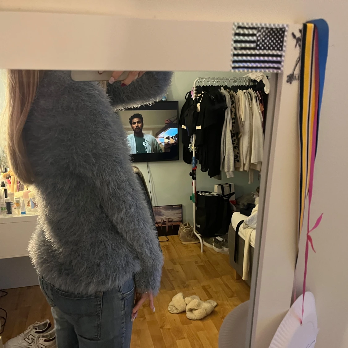 Grå fluffig tröja - 90