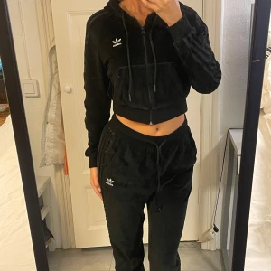 Adidas set - Fint skick🫶🏼 går att köpa som set eller separat
