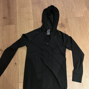 Svart gymshark onyx v3 långärmad - Ovanlig gymshark v3 storlek S. Topp skick, använd av David Laid. Pris går att diskutera