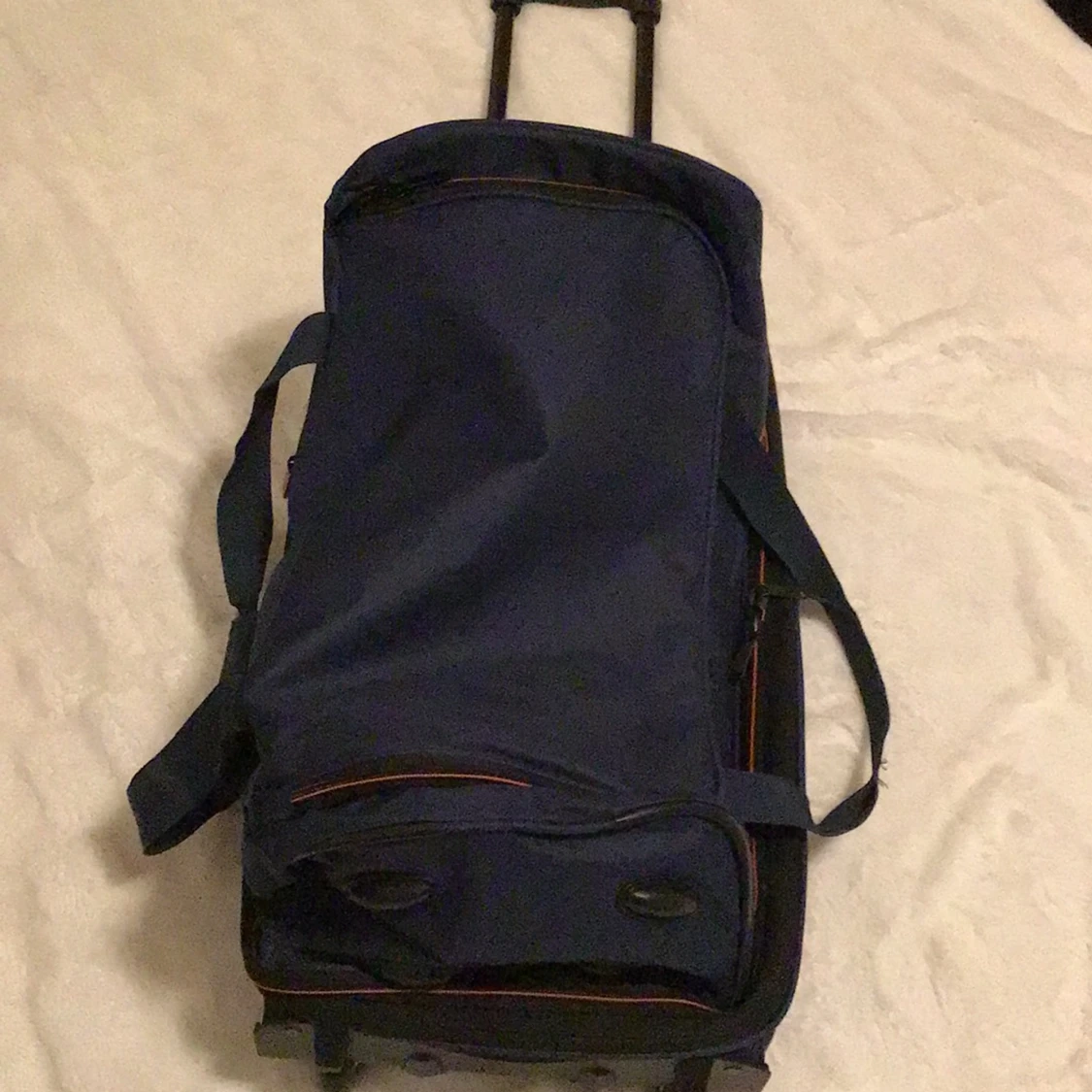 Mörk blå resväska från Travelite - 92