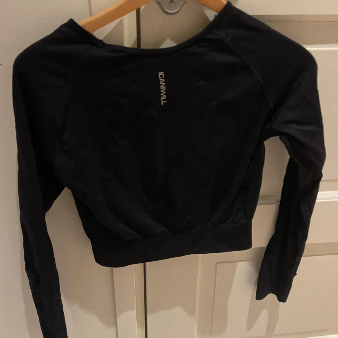 Svart långärmad topp från ICANIWILL - 90