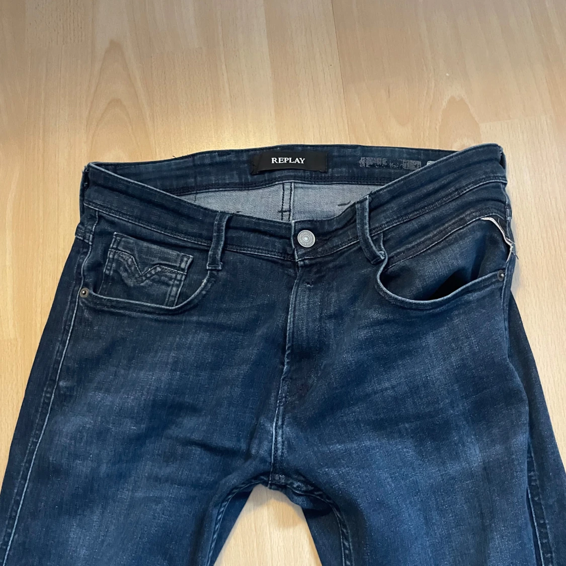 Mörkblå jeans från Replay - 1