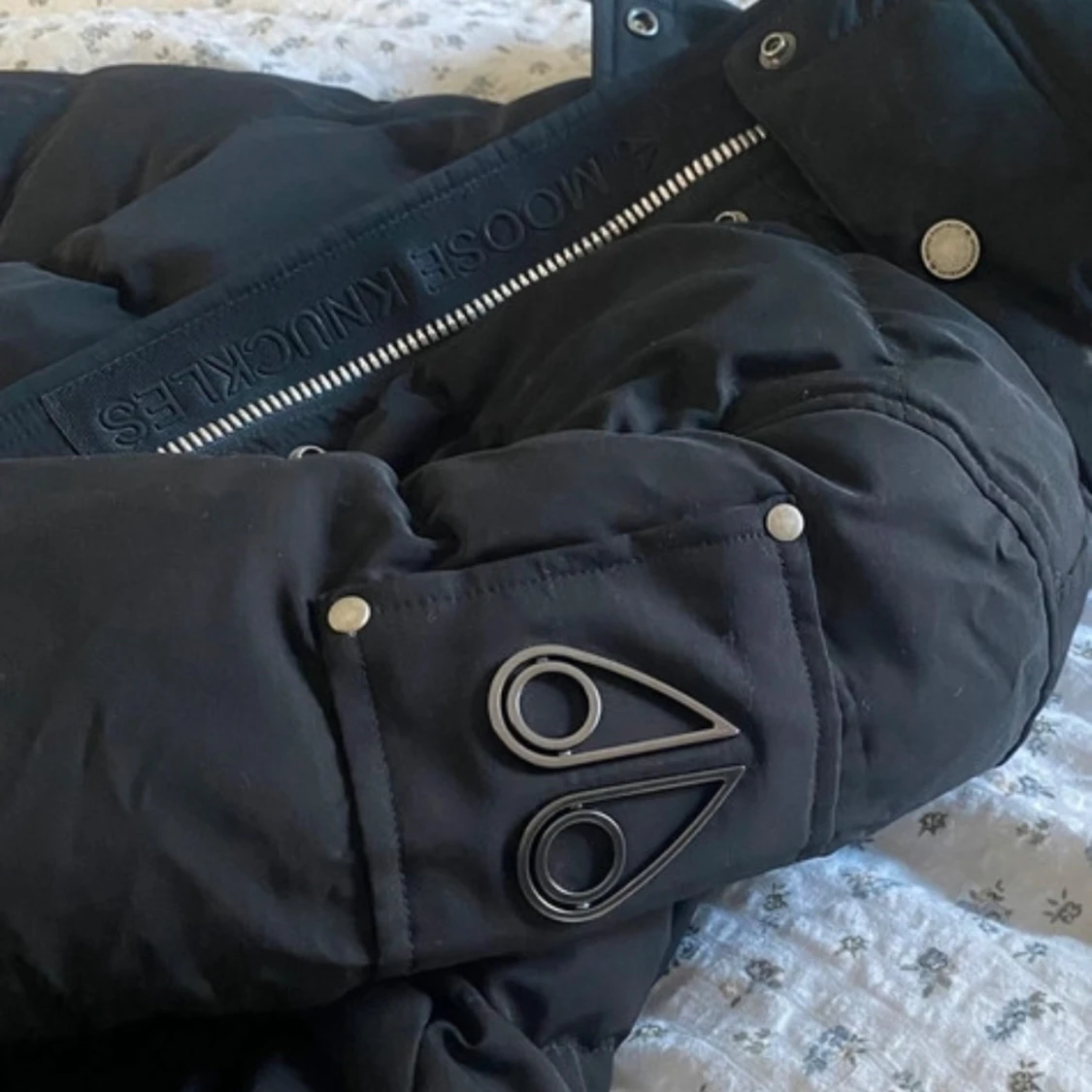Svart dunjacka från Moose Knuckles - 2
