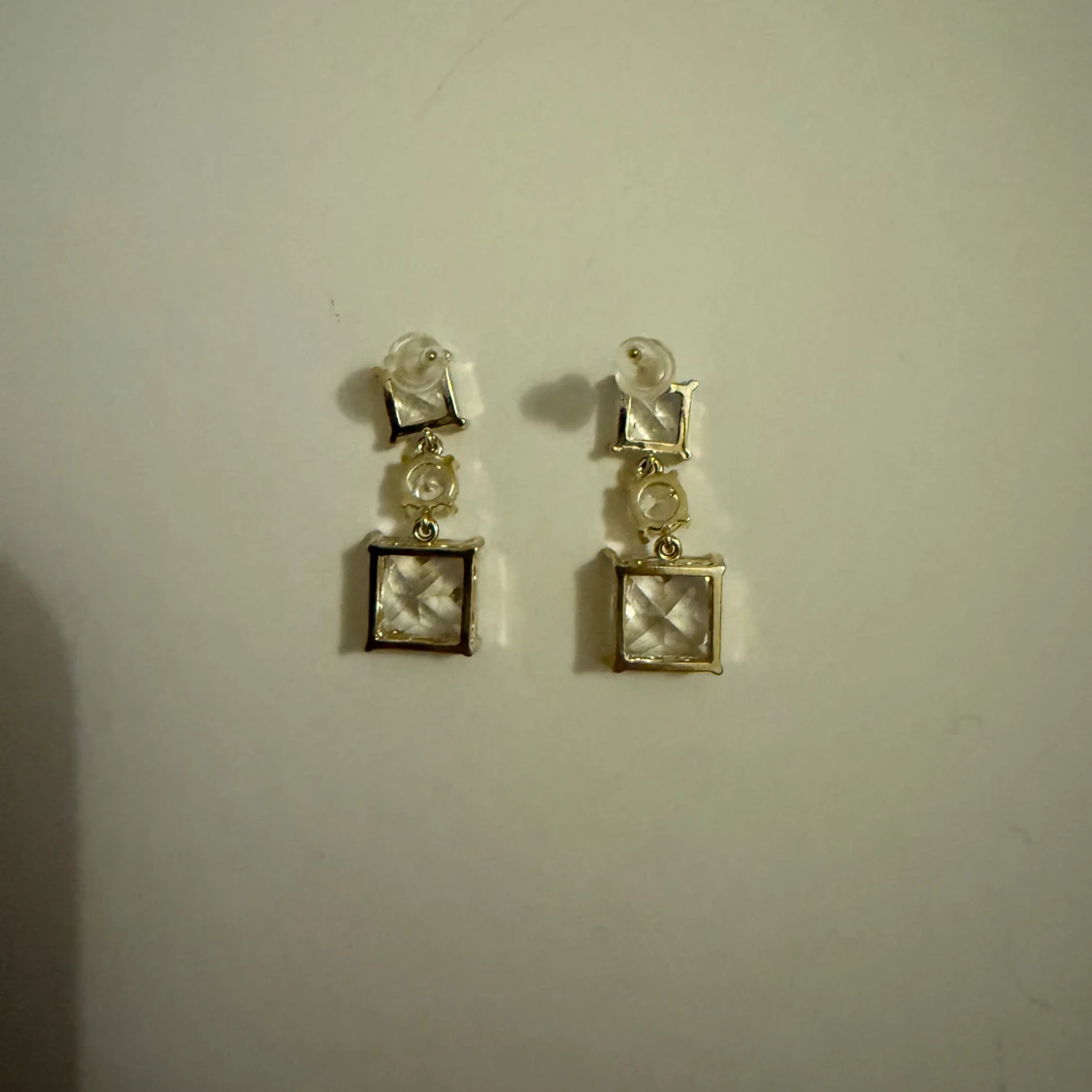 Guldörhängen med fyrkantiga stenar - 1