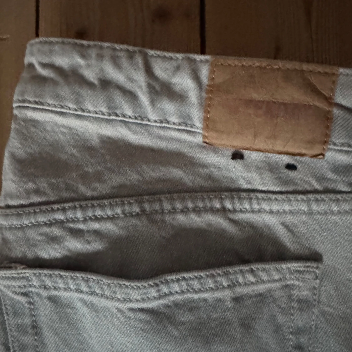 Grå jeans från Weekday - 4