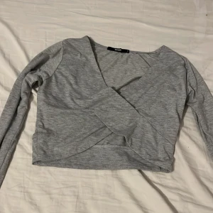 Urringad tröja  - Tröja från bik bok i storlek M. 