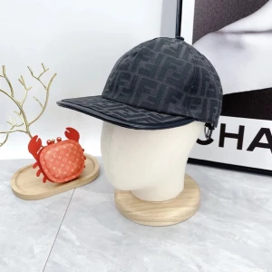 Keps - Säljer en Fendi keps. Tagg finns kvar. Skriv ifall ni har frågor!