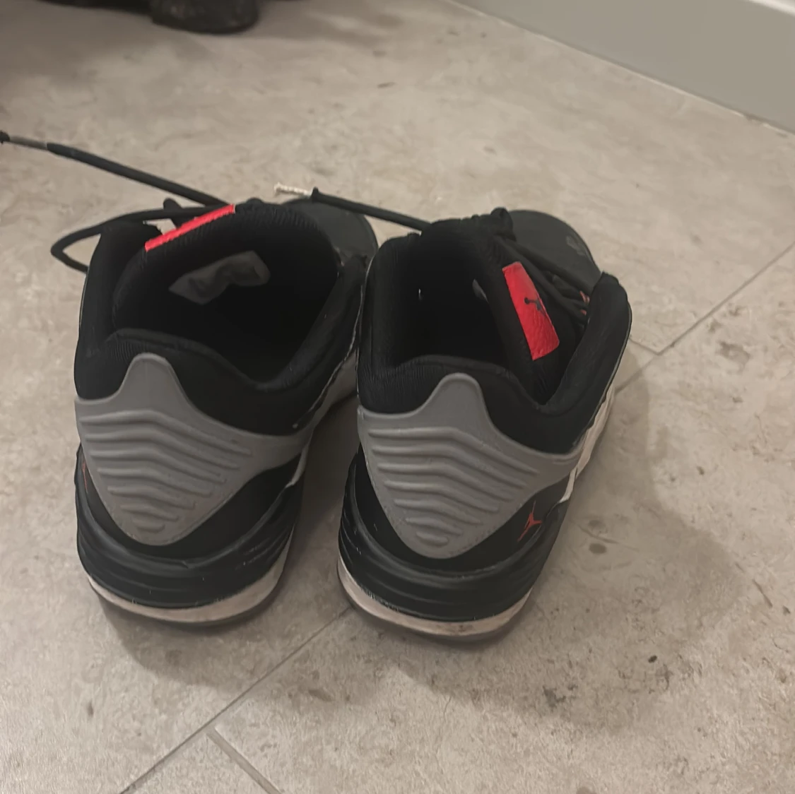 Air Jordan max aura 5 kids big  - 1