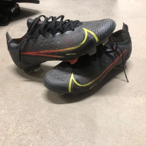 Nike mercurial (FG) - Storlek 41.