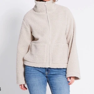 Teddy Jacka - Intressekoll på min oanvända teddy jacka!