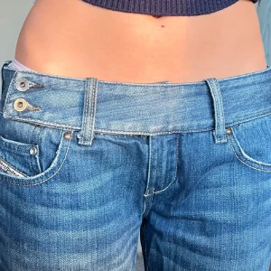 Diset jeans - Säljer dessa skitsnygga diesel jeans då de tyvärr inte riktigt passade mig, skriv för egna bilder! Midjemått: 38cm, innerbenslängd:78💕