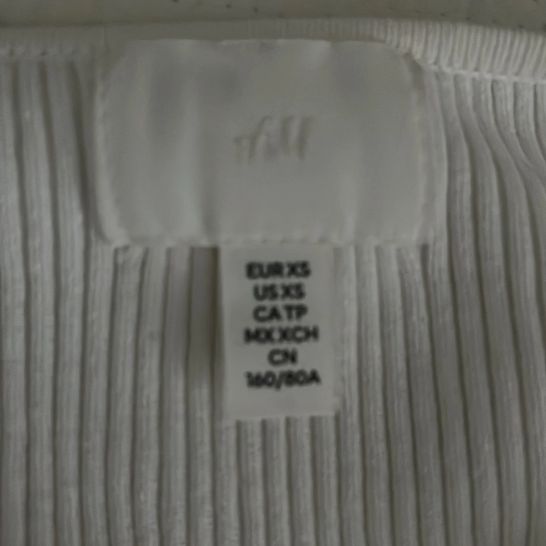 Vit ribbad topp från H&M - 2