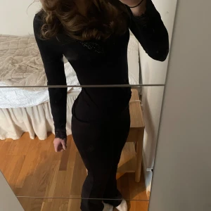 Nya yoga pants Gina  - Helt oanvända yoga pants från Gina Tricot. Fick i födelsedagspresent i fel storlek tyvärr, hoppas de kan komma till användning hos någon annan💕