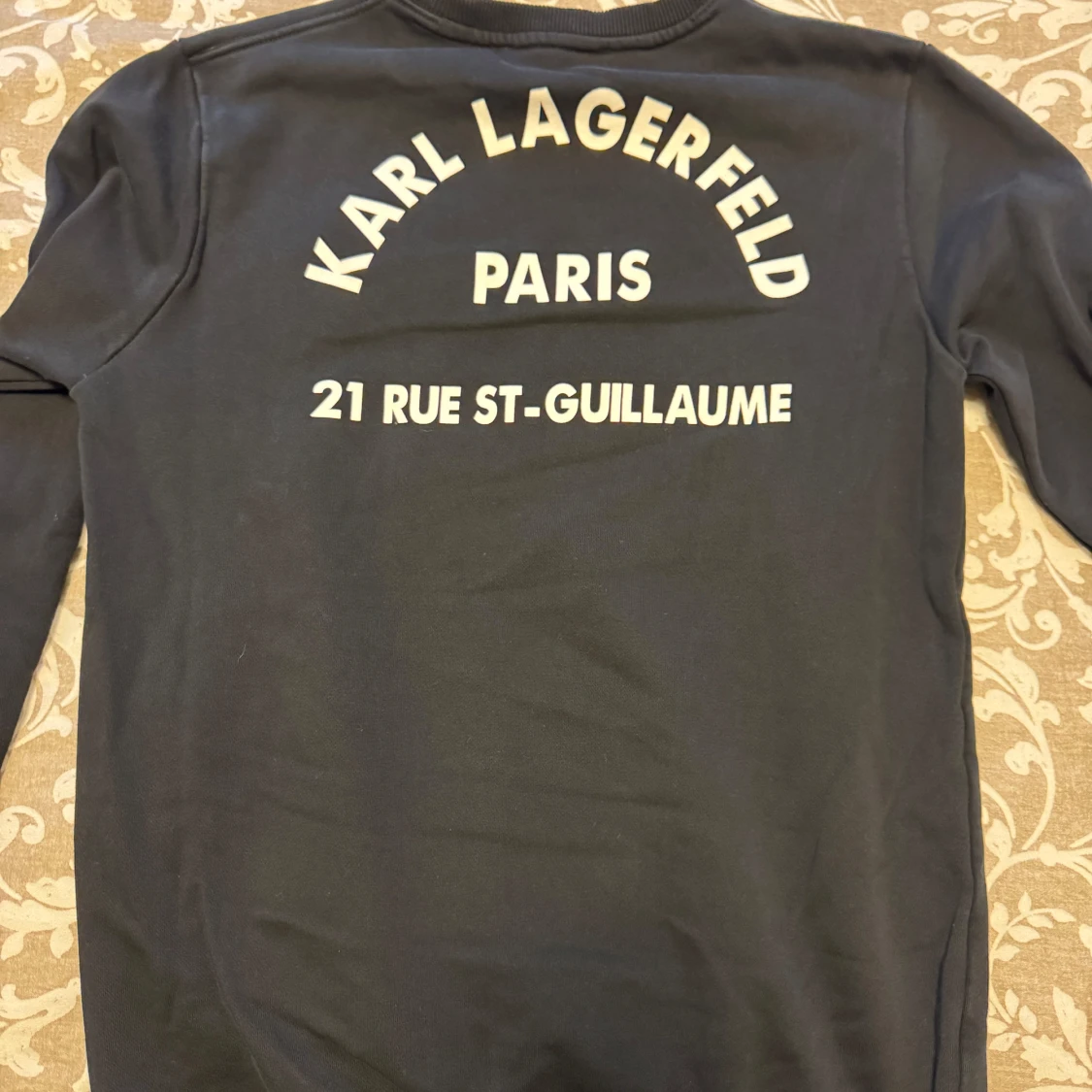 Svart tröja från Karl Lagerfeld - 90