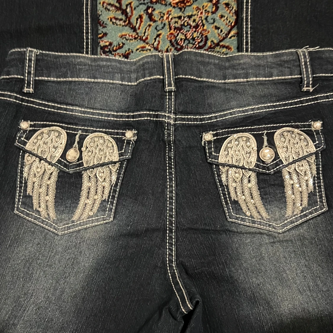 Miss Me liknande bootcut och lowrise  jeans