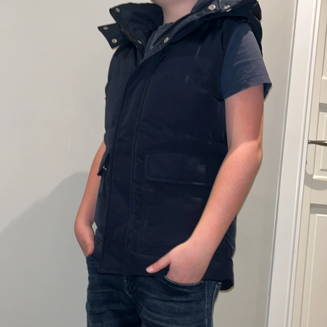 Svart dunväst från Icebound - 90