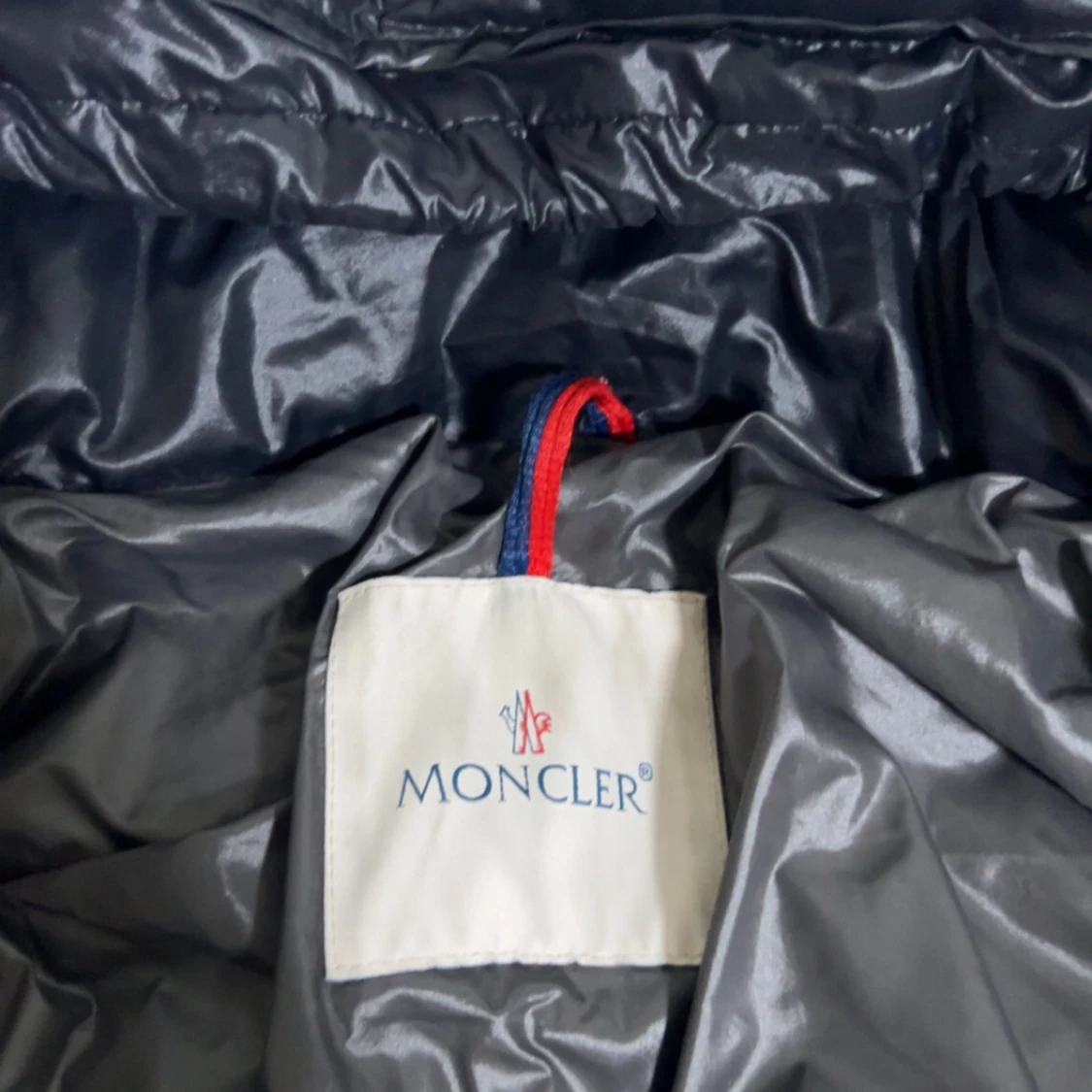 Svart dunjacka från Moncler - 1