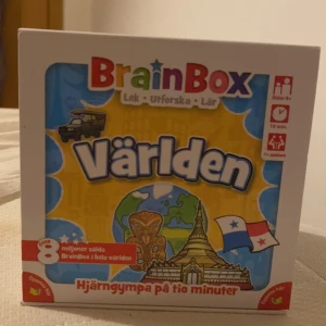 BrainBox Världen - Säljer ett minnesspel från BrainBox som heter 'Världen'. Spelet innehåller 55 illustrerade kort med frågor om olika länder. Perfekt för barn över 8 år som vill utforska och lära sig om världen på ett roligt sätt. Utmana minnet och lär dig nya saker på bara 10 minuter! Och har aldrig använt men är ett roligt spel 