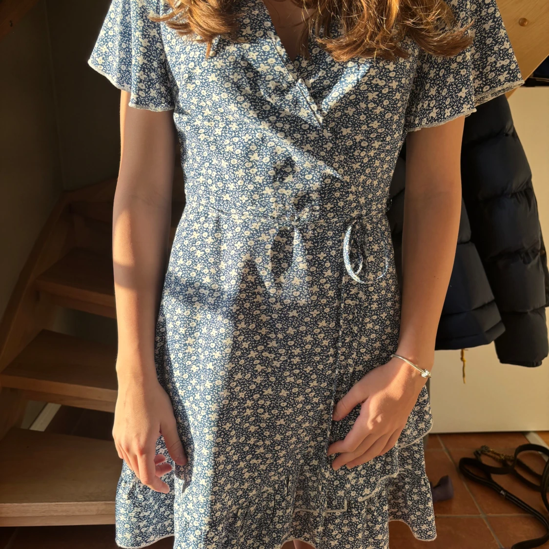 Blommig omlottklänning - 90