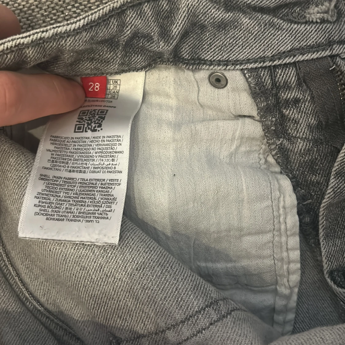 Grå jeans från Guess - 92