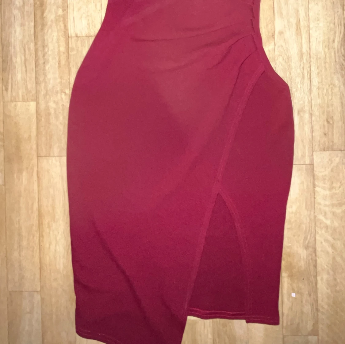 Vinröd klänning  - 90
