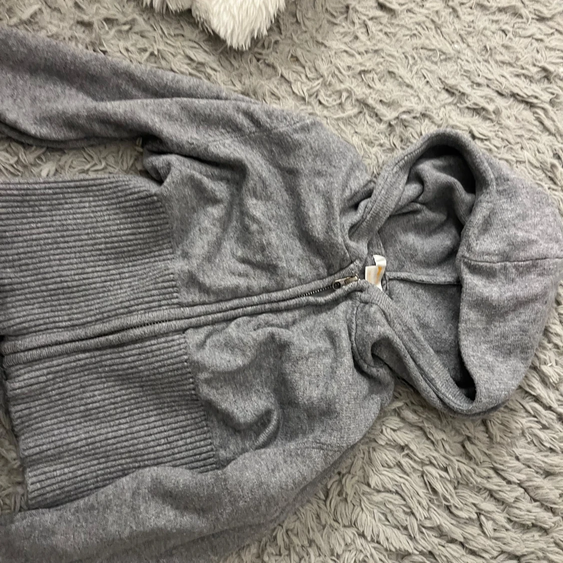 Grå tröja från Gina tricot 