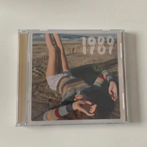 1989 (Taylor's Version) CD - Inga defekter. Säljer då jag har fler från samma album.