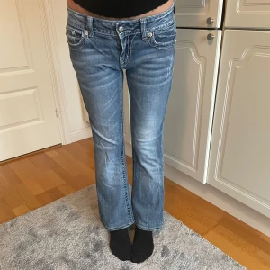 Miss me jeans - Miss me low waist bootcut jeans. Storlek 25.
