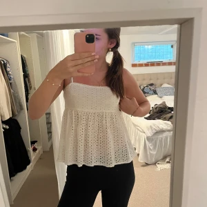 Topp bikbok - Volang topp från bikbok i toppen skick 💕