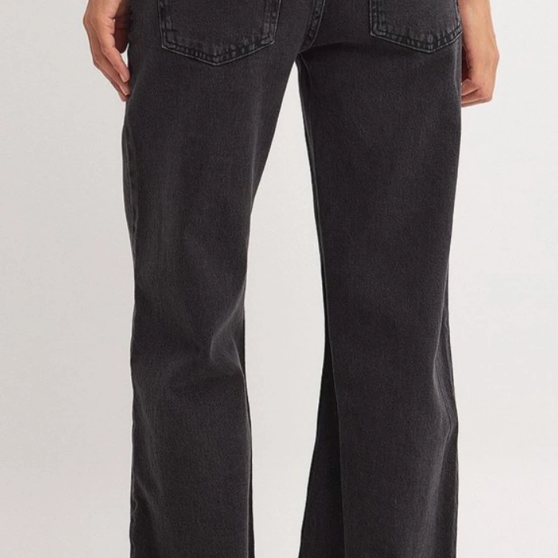 Snygga low waist jeans från NAKD - 92