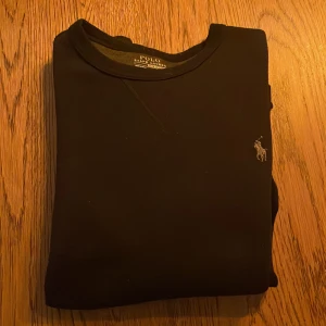 Ralph Lauren SweatShirt - Tja, säljer av mina raffe tröjor då de blivit för små, bra skick storlek s.