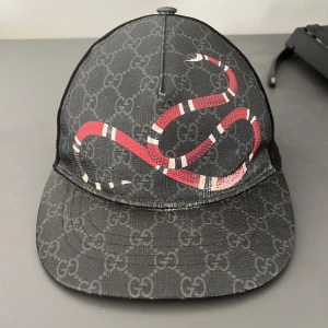 Gucci snake  - Lite använd