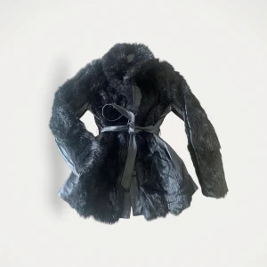 Pälsjacka - Jättefin pälsjacka från 2000-talet i storlek S💞 