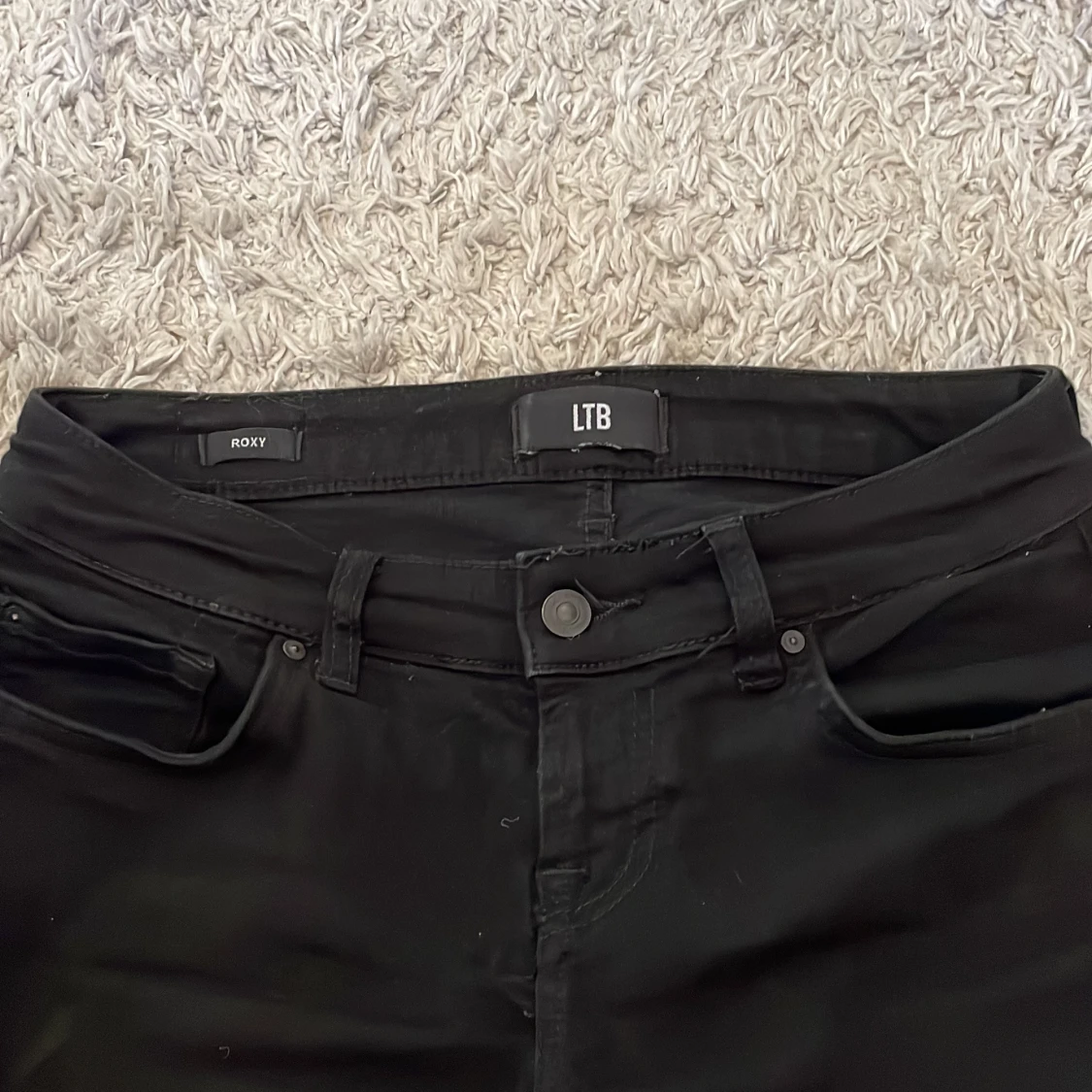 Svarta ltb jeans  - 90