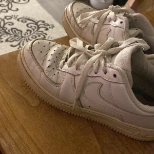 Nike skor  - Storlek 37.5