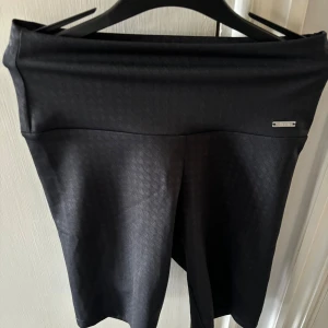 Aimn cykelbyxor strl xs - Aldrig använda. 