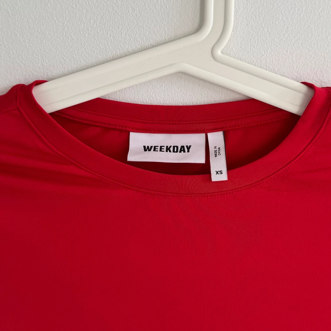 Röd strechig tröja - 91