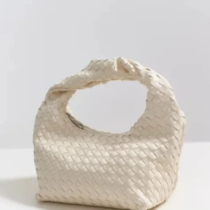 Väska - säljer denna populära gina väska då jag nästan aldrig använt den och den kommer inte till användning 💓priset går att diskuteras