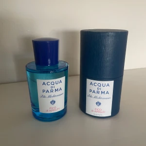 Acqua di Parma fico di Amalfi  - Acqua di Parma fico di Amalfi 75 ml, helt ny. Inga defekter. Nypris 1200 vårat pris 699. Vid mer information kontakta oss ✅