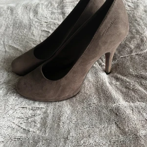 Tamaris klackar - Fina klackskor från Tamaris, endast använda 1 gång! 🤩