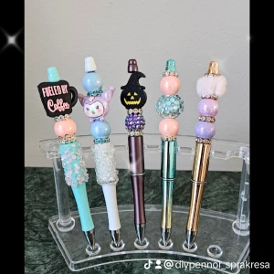 Pennor - Diy pennor 45 kr st, 2 för 80 kr. Perfekt som present och gåbort present! 