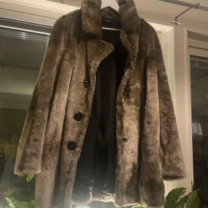 Pälsjacka  - Jättefin🩷