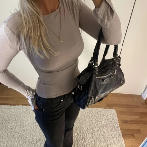 Skims liknande tröja  - Super snygg tröja sitter jätte fint på kroppen och jätte bra material 💕💕💕